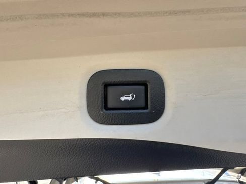Used 2019 Nissan Rogue SV w/ Premium Package AWD/4WD image 13
