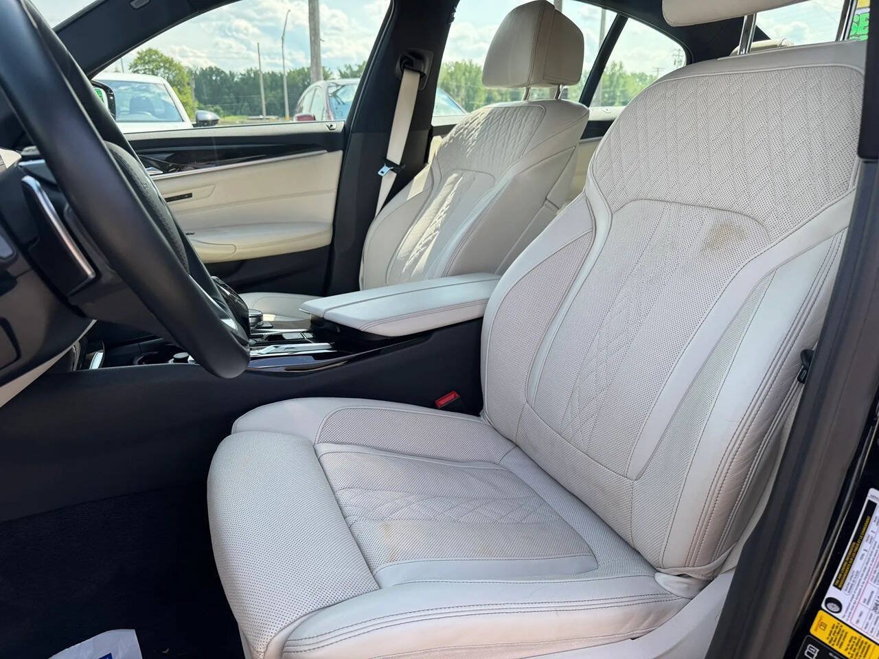 Used 2019 BMW 530i xDrive w/ Premium Package AWD/4WD image 11