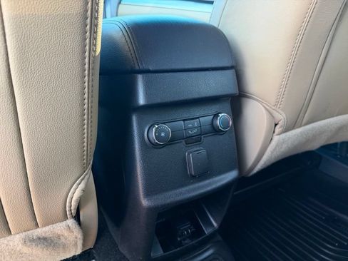 Used 2017 Ford Explorer XLT w/ Equipment Group 202A FWD image 29
