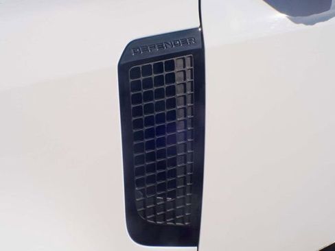 Used 2024 Land Rover Defender 130 X-Dynamic SE image 18