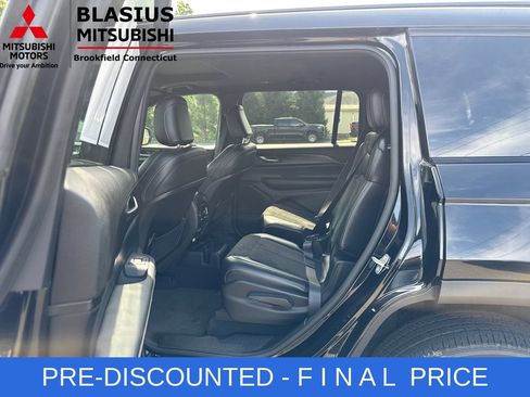 Used 2023 Jeep Grand Cherokee L Laredo AWD/4WD image 18