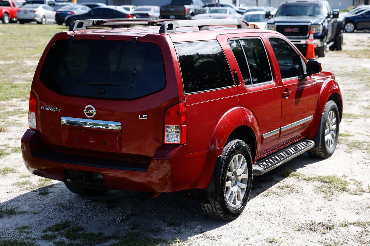 Used 2009 Nissan Pathfinder LE AWD/4WD image 11