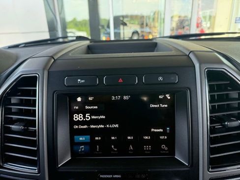 Used 2018 Ford Expedition XLT w/ Equipment Group 202A RWD image 32