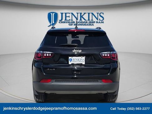 New 2026 Jeep Compass Latitude image 4