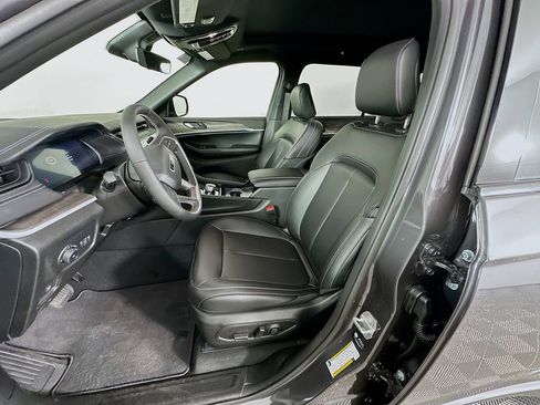 New 2026 Jeep Grand Cherokee L Limited w/ Limited Altitude Package AWD/4WD image 29