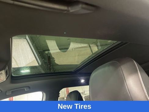 Used 2023 Volkswagen Tiguan SEL R-Line AWD/4WD image 22