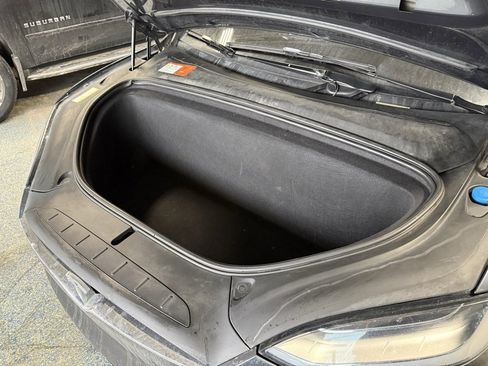 Used 2016 Tesla Model X 90D image 29