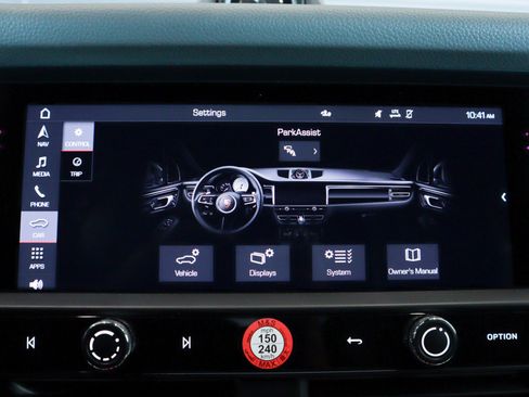 Certified 2024 Porsche Macan image 20