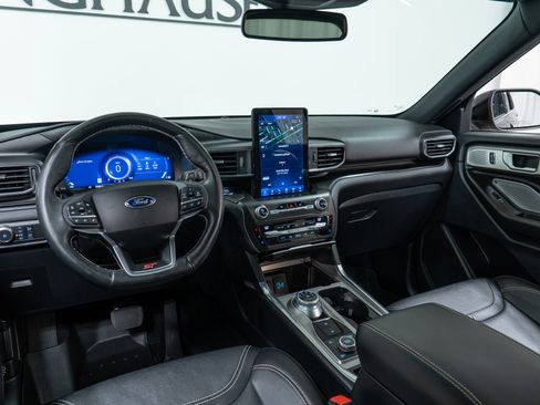 Used 2020 Ford Explorer ST w/ ST Street Pack image 16