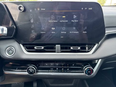 Used 2025 Chevrolet Equinox LT AWD/4WD image 19