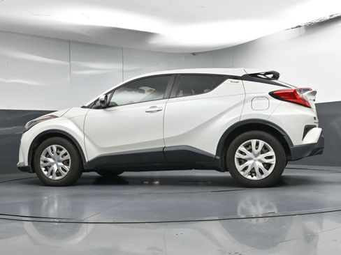 Used 2020 Toyota C-HR LE image 27