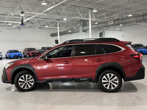 Used 2023 Subaru Outback Premium image 16