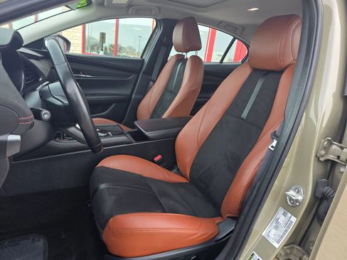 Used 2024 MAZDA MAZDA3 s image 9