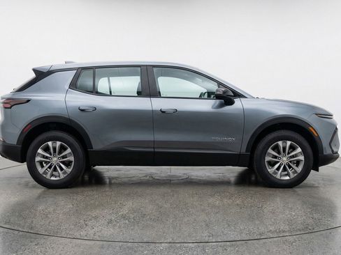 Used 2025 Chevrolet Equinox LT image 11