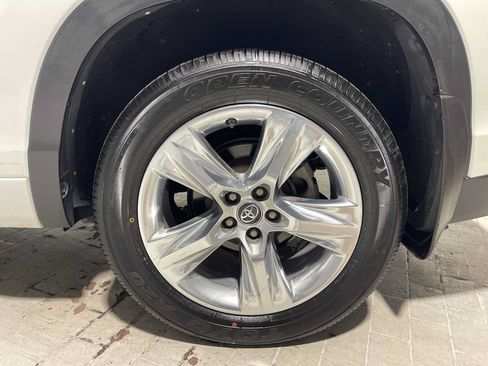 Used 2018 Toyota Highlander Limited AWD/4WD image 8