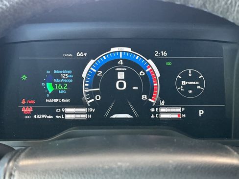 Used 2023 Toyota Tundra Platinum AWD/4WD image 27