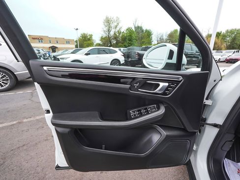 Used 2021 Porsche Macan S AWD/4WD image 10