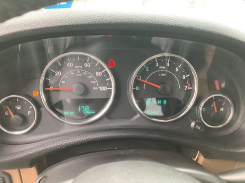 Used 2018 Jeep Wrangler Unlimited Rubicon image 19