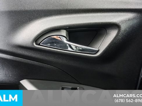 Used 2025 Chevrolet Trax LT w/ LT Convenience Package FWD image 58
