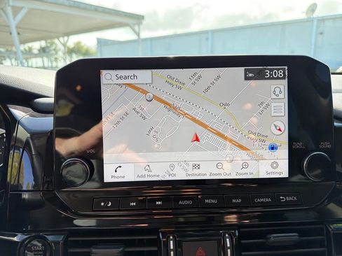 Certified 2025 Nissan Pathfinder SL image 26