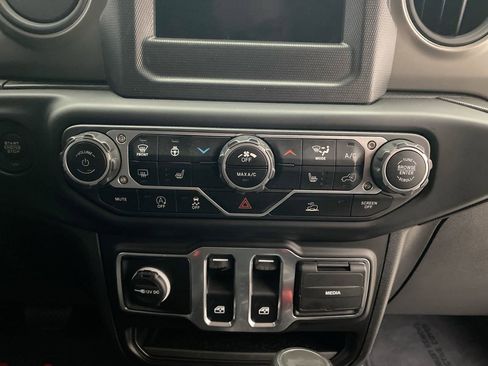 Used 2023 Jeep Wrangler Sport AWD/4WD image 22