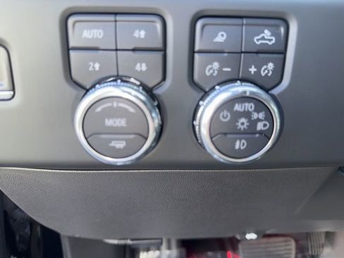 Used 2024 GMC Sierra 1500 AT4 w/ AT4 Preferred Package image 22