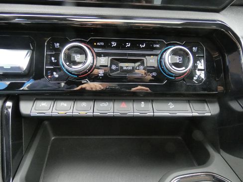 Certified 2024 GMC Sierra 1500 AT4 w/ Technology Package image 24