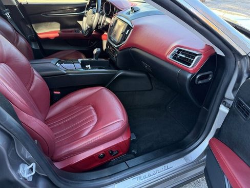 Used 2015 Maserati Ghibli image 25