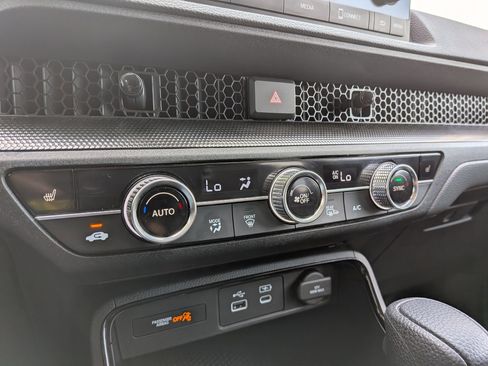 Certified 2025 Honda CR-V EX image 21