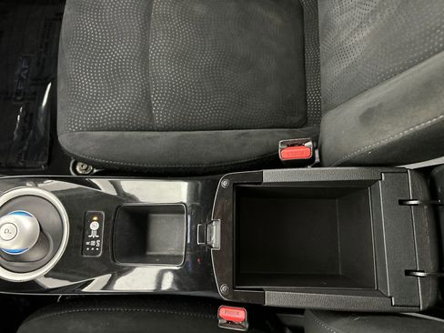Used 2015 Nissan Leaf SV FWD image 16