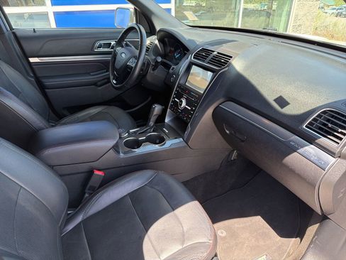 Used 2018 Ford Explorer Sport w/ Equipment Group 401A AWD/4WD image 27