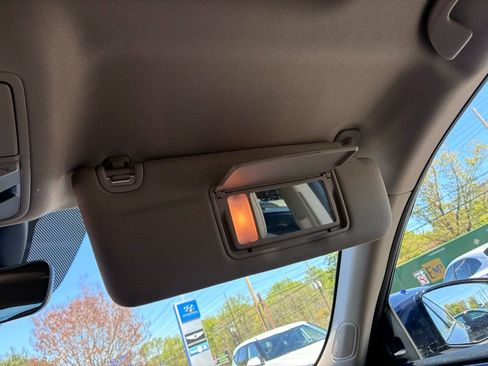 Used 2023 Acura MDX SH-AWD image 48