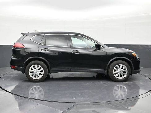Used 2020 Nissan Rogue S image 6