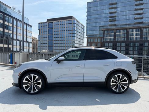 New 2026 Porsche Macan 4 Electric AWD/4WD image 2