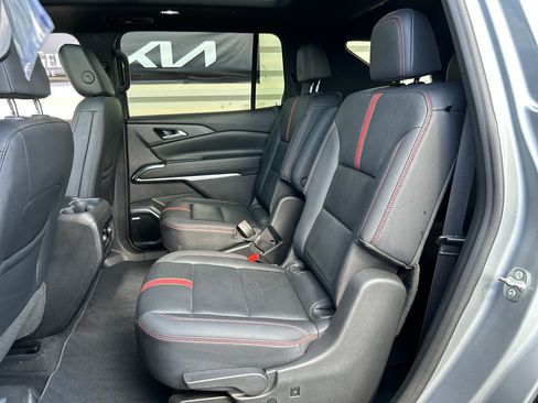 Used 2024 Chevrolet Traverse RS AWD/4WD image 11