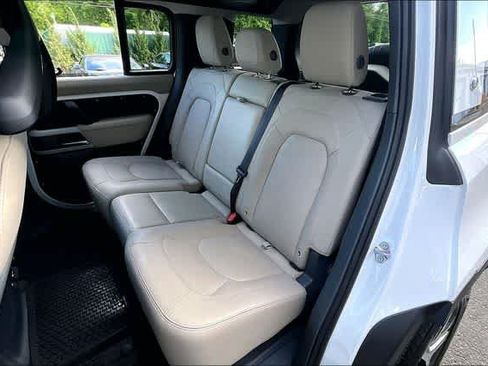 Used 2023 Land Rover Defender 110 SE AWD/4WD image 22