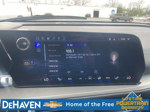 Used 2025 Chevrolet Traverse LT FWD image 14