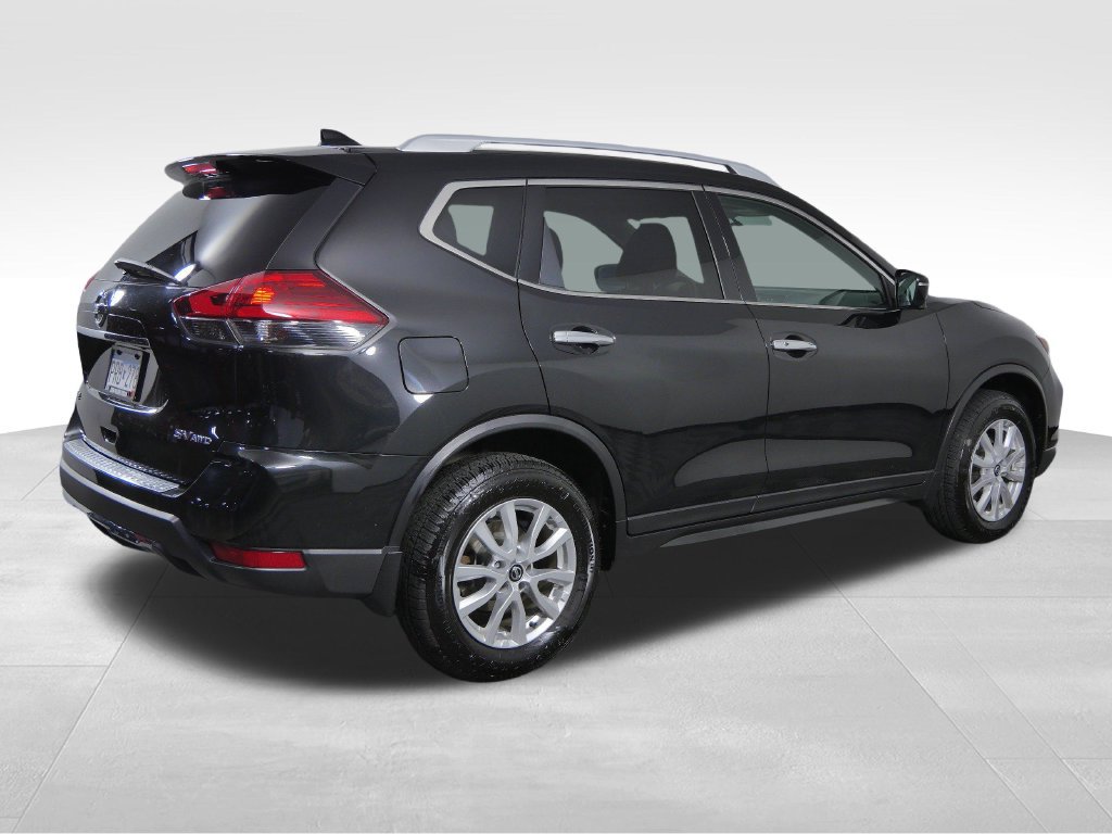 Used 2017 Nissan Rogue SV w/ Sun & Sound Touring Package AWD/4WD image 10