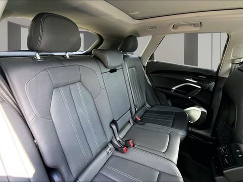 Used 2025 Audi Q5 Premium AWD/4WD image 25