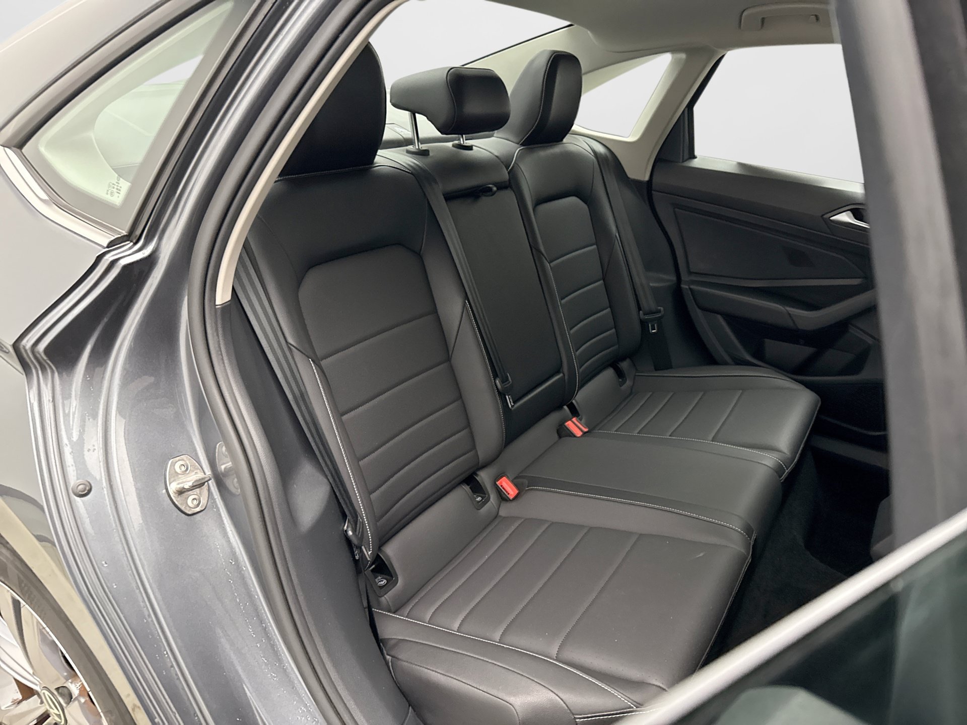 Used 2023 Volkswagen Jetta SE FWD image 18