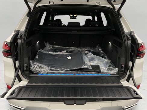 New 2026 BMW X5 xDrive50e w/ Executive Package image 7