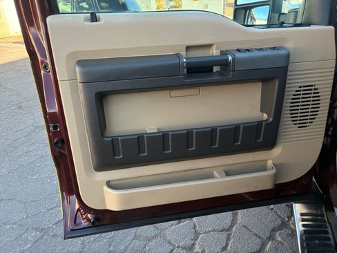 Used 2011 Ford F250 Lariat image 13