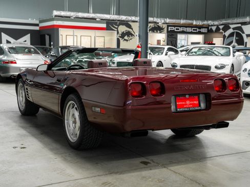 Used 1993 Chevrolet Corvette Convertible RWD image 6
