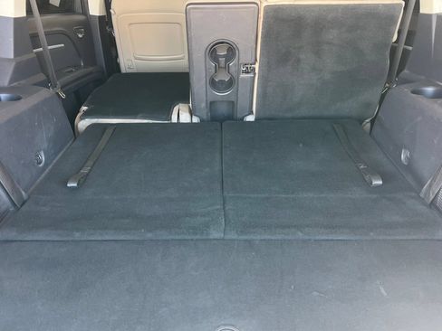 Used 2010 Dodge Journey SXT w/ Flexible Seating Group FWD image 16
