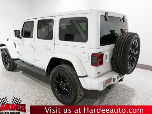 Used 2020 Jeep Wrangler Unlimited Sahara AWD/4WD image 3
