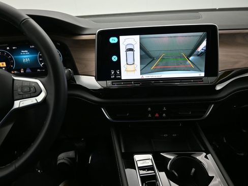 Used 2024 Volkswagen Atlas SE image 20