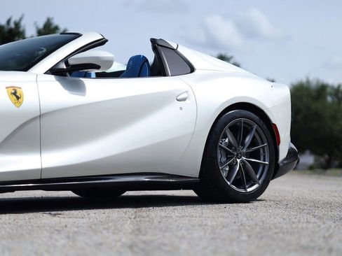 Used 2023 Ferrari 812 GTS RWD image 3