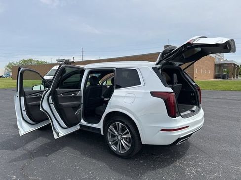 Used 2024 Cadillac XT6 Premium Luxury AWD/4WD image 21