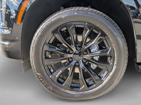 Used 2025 Cadillac Escalade Premium Luxury image 28