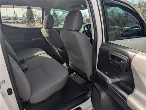 Used 2021 Toyota Tacoma SR5 AWD/4WD image 14